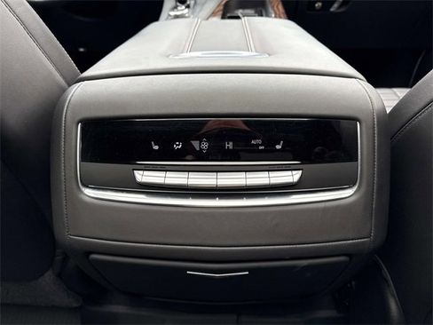 Used 2021 Cadillac Escalade ESV Premium Luxury Platinum image 20