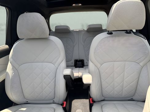 Used 2023 BMW X7 xDrive40i w/ M Sport Package image 13