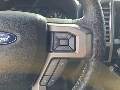 Used 2015 Ford F150 Platinum w/ Equipment Group 701A Luxury AWD/4WD image 17