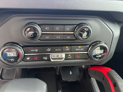 New 2026 Ford Bronco Outer Banks w/ Sasquatch Package AWD/4WD image 21