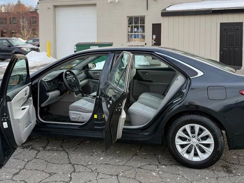 Used 2015 Toyota Camry LE FWD image 14