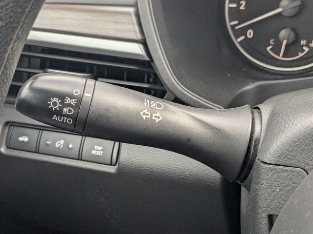 Used 2025 Nissan Altima 2.5 SV FWD image 23