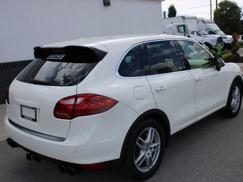 Used 2011 Porsche Cayenne S image 6