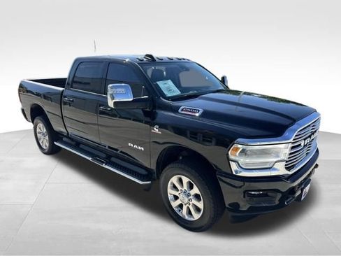 Used 2023 RAM 2500 Laramie AWD/4WD image 8