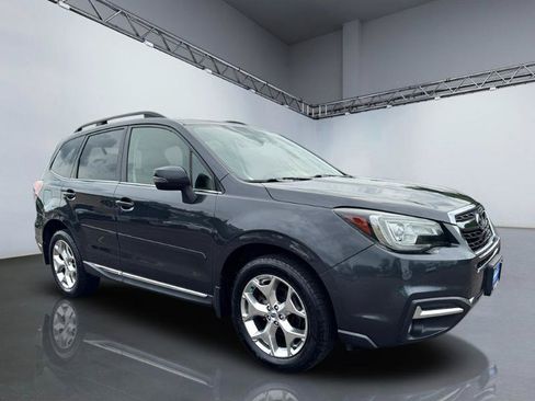 Used 2017 Subaru Forester 2.5i Touring AWD/4WD image 9