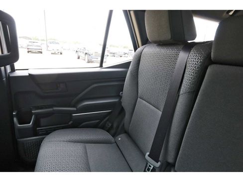 Used 2025 Toyota 4Runner SR5 AWD/4WD image 9