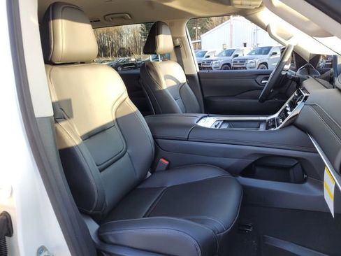 New 2026 Nissan Armada SV AWD/4WD image 9