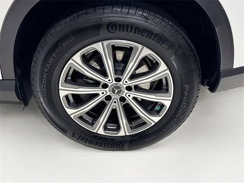 Certified 2025 Mercedes-Benz GLC 300 4MATIC image 33