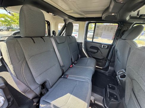 Used 2025 Jeep Wrangler Unlimited Sport AWD/4WD image 17