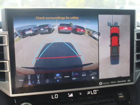 Used 2022 Toyota Tundra Limited w/ TRD Off-Road Package image 7