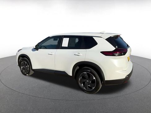Used 2025 Nissan Rogue SV AWD/4WD image 9