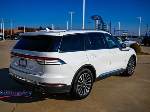 Used 2023 Lincoln Aviator Reserve w/ Equipment Group 201A image 7