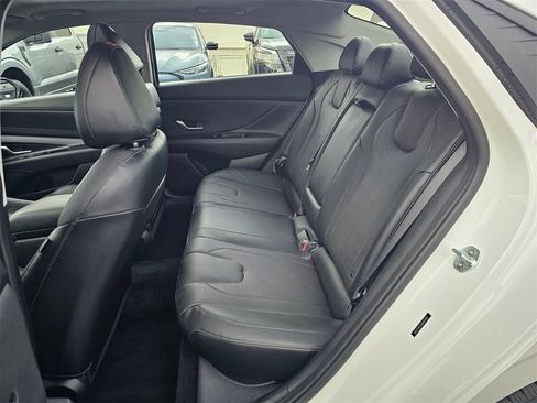 Certified 2021 Hyundai Elantra Limited w/ Cargo Package image 15