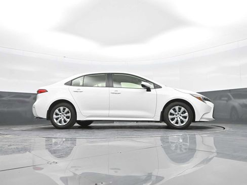 Used 2024 Toyota Corolla LE image 25