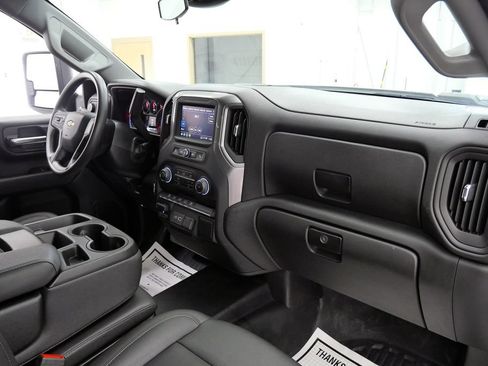 Used 2025 Chevrolet Silverado 3500 W/T AWD/4WD image 16