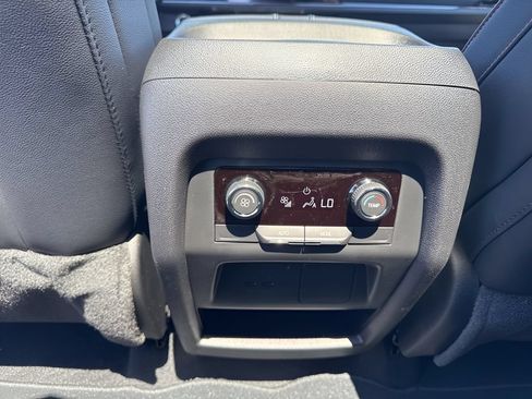 New 2026 Chevrolet Traverse Z71 AWD/4WD image 15