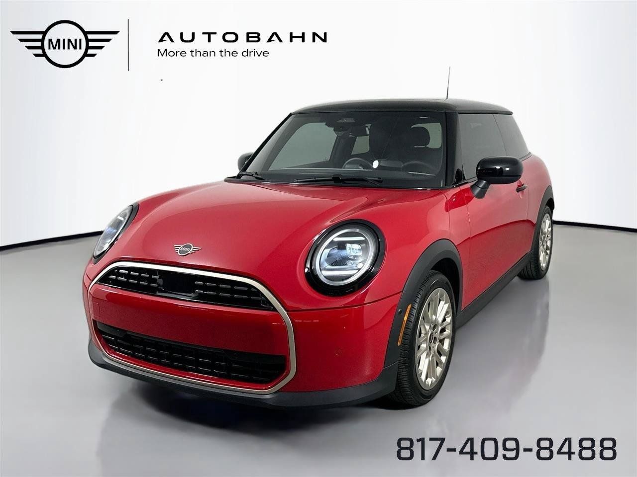 Used 2025 MINI Cooper 2-Door Hardtop FWD image 1