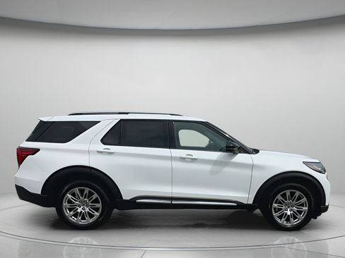 New 2025 Ford Explorer Platinum image 35