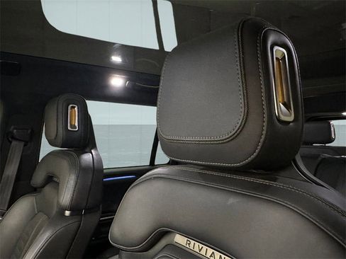 Used 2023 Rivian R1S Launch Edition image 39