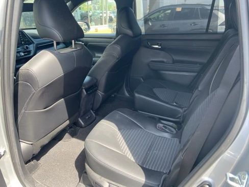 Used 2021 Toyota Highlander XSE image 13