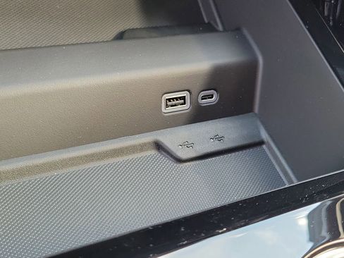 New 2026 Chevrolet Suburban LS image 10