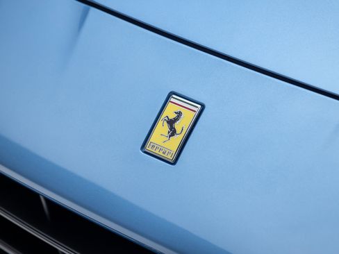 Certified 2020 Ferrari Portofino RWD image 12