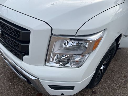 Certified 2024 Nissan Titan SV w/ SV Convenience Package image 27