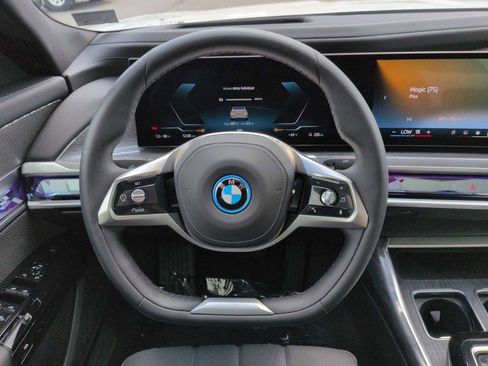 Used 2025 BMW i7 eDrive50 RWD image 25
