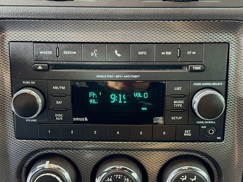 Used 2013 Dodge Challenger R/T image 16