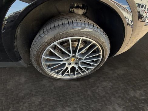 Used 2019 Porsche Cayenne AWD/4WD image 37