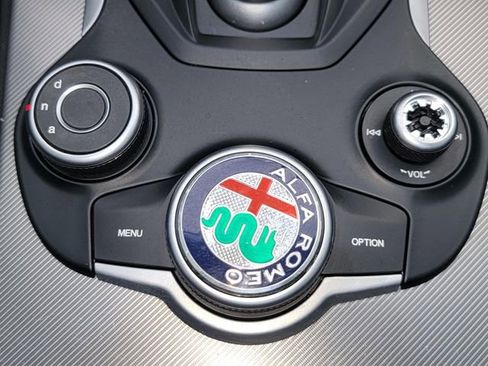 Used 2018 Alfa Romeo Stelvio Sport w/ Quick Order Package 22J Sport AWD/4WD image 25