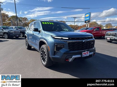 Used 2025 Chevrolet Traverse Z71 image 1