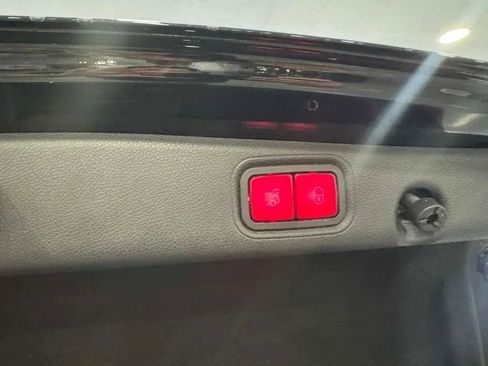 Used 2017 Mercedes-Benz E 300 image 20