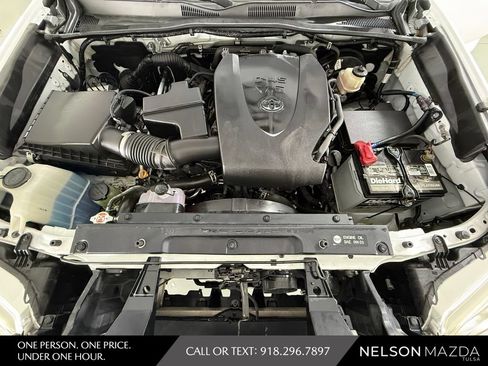 Used 2018 Toyota Tacoma TRD Sport w/ Technology Package AWD/4WD image 49