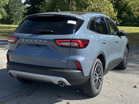 New 2025 Ford Escape SE image 11