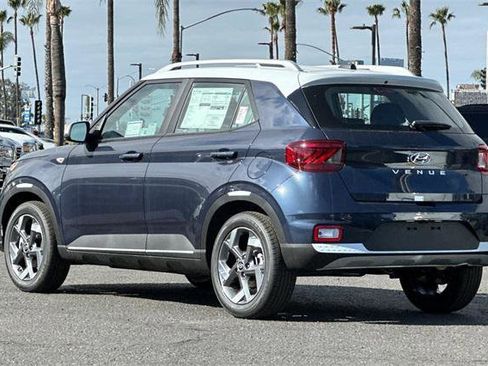 New 2025 Hyundai Venue Limited image 6