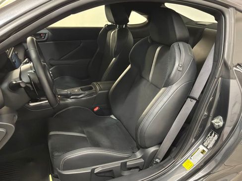 Used 2024 Toyota GR86 Premium RWD image 7