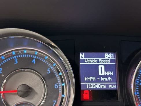 Used 2014 Chrysler Town & Country Touring FWD image 16