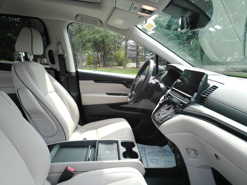 Used 2025 Honda Odyssey Touring image 19
