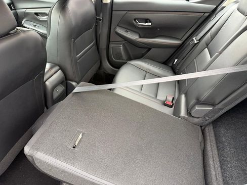 Used 2024 Nissan Sentra SR w/ SR Premium Package image 16