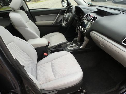Used 2018 Subaru Forester 2.5i Premium w/ All-Weather Package AWD/4WD image 32