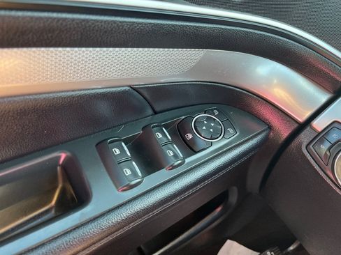 Used 2016 Ford Explorer XLT AWD/4WD image 22