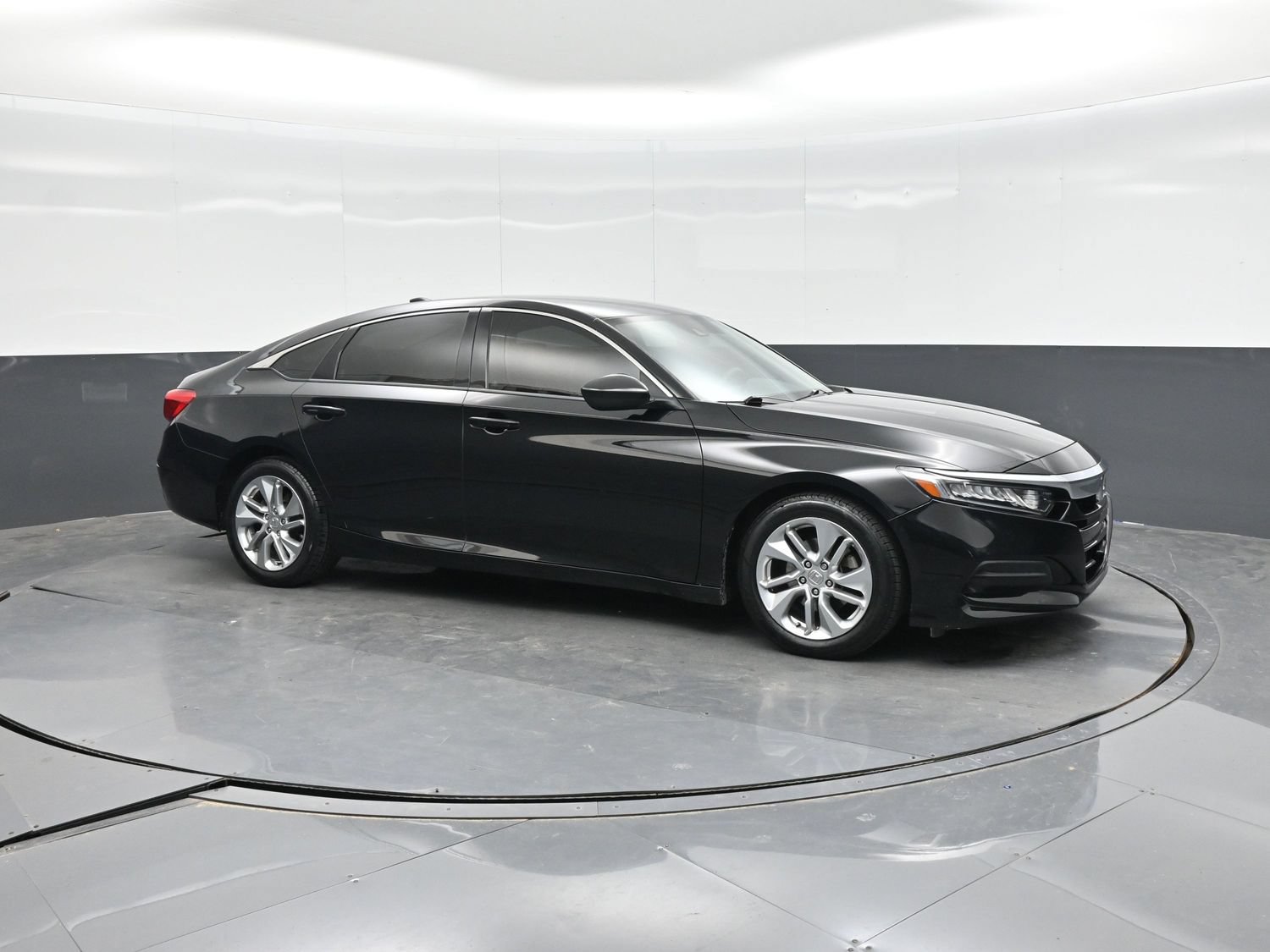 Used 2018 Honda Accord LX image 11