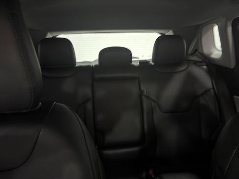 Used 2022 Jeep Compass Limited image 31