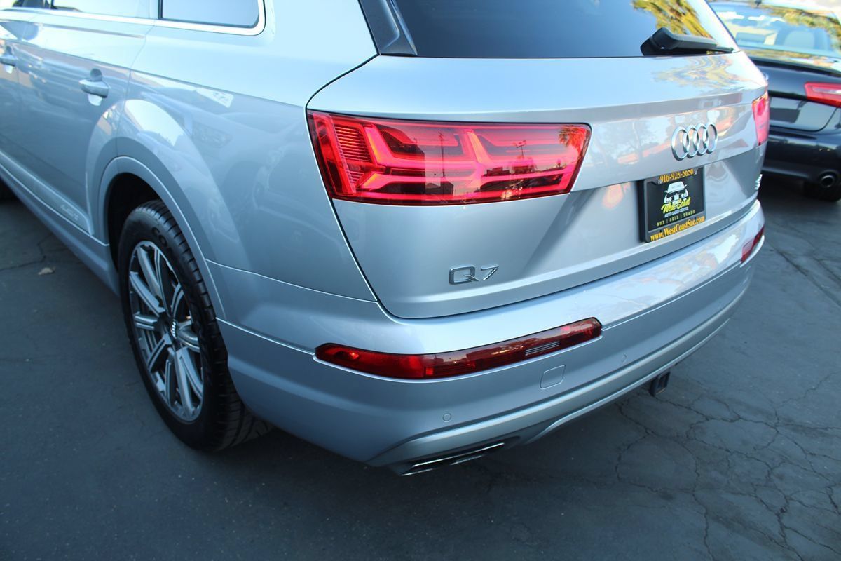 Used 2017 Audi Q7 3.0T Premium Plus w/ Premium Plus Package AWD/4WD image 16