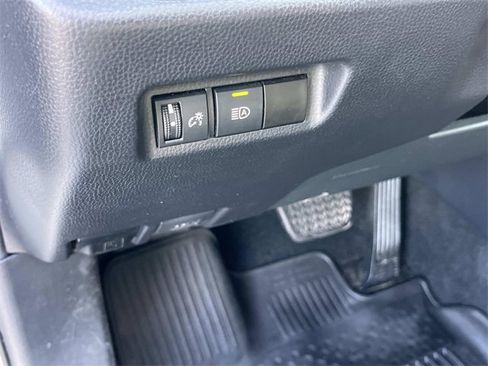 Used 2021 Toyota RAV4 LE image 27