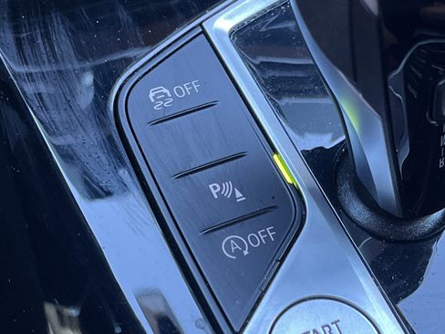 Used 2025 BMW X4 xDrive30i image 10