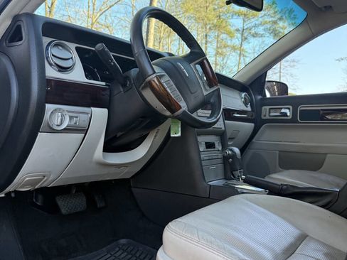 Used 2008 Lincoln MKZ image 10