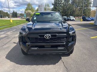 Used 2024 Toyota Tacoma TRD Off-Road AWD/4WD video 2