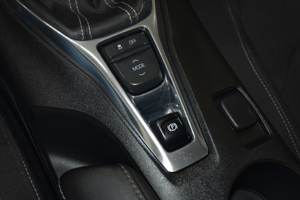 Used 2016 Chevrolet Camaro LT w/ Technology Package RWD image 25